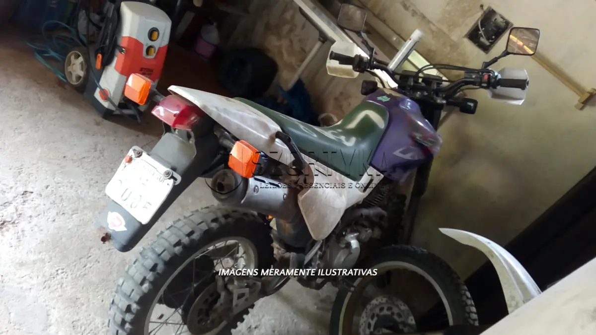 LOTE 030 - YAMAHA/XT 600 E IGL-3005 97-97