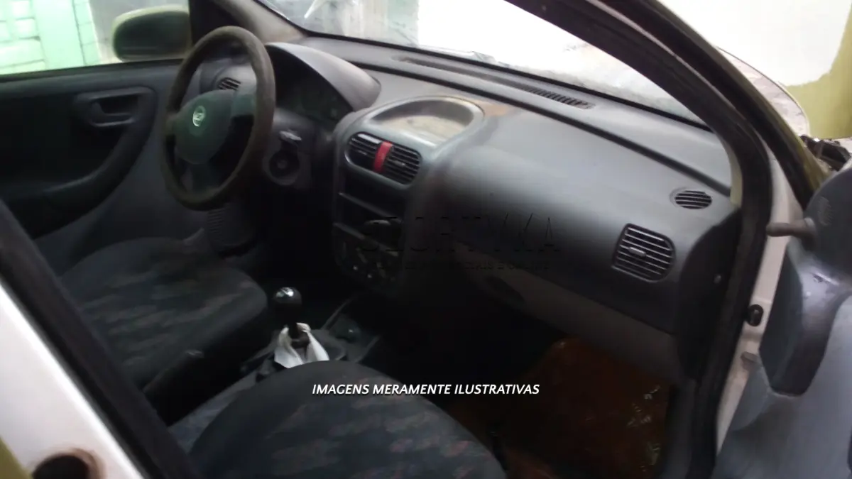 LOTE 081 - GM/CORSA SEDAN MAXX JBM-1256 04-05