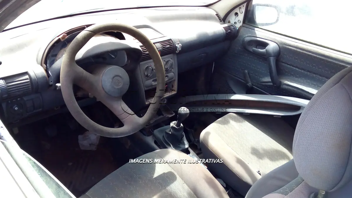 LOTE 017 - GM/CORSA ST PICK-UP IJU-8639 00-01