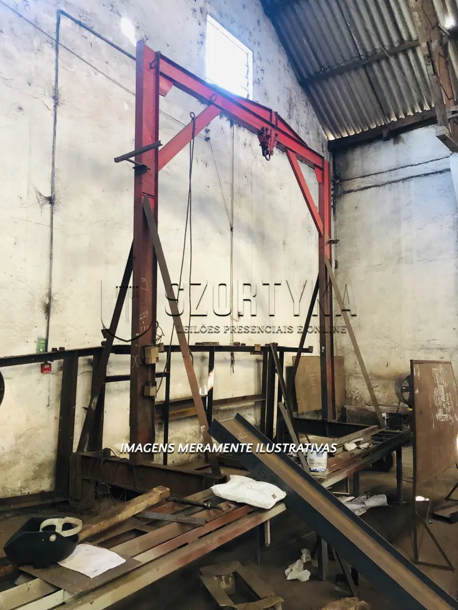 LOTE 001 - Uma ponte móvel com capacidade para 5.000kg.