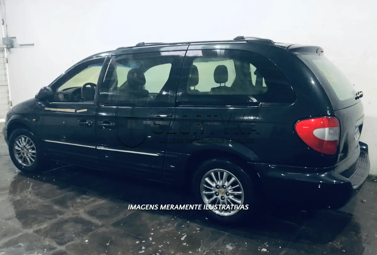 LOTE 001 - Chrysler Gran Caravan  Limited, 2002 com 41.000km.