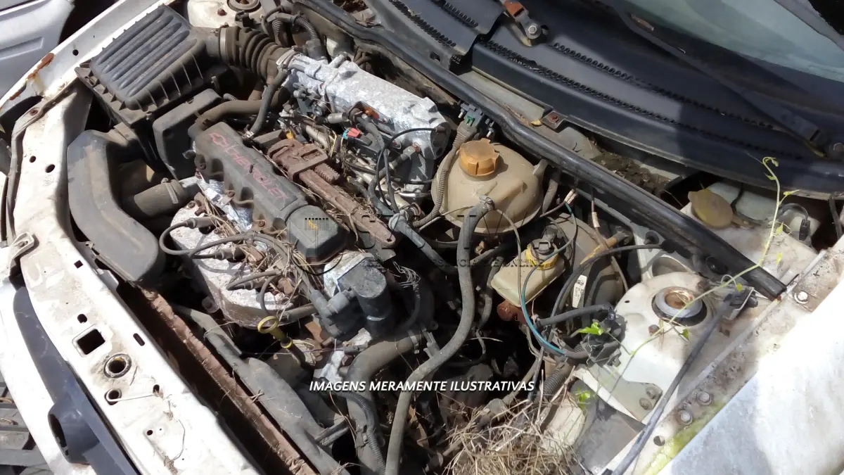 LOTE 013 - GM/CORSA ST PICK-UP IKN-1823 02-02