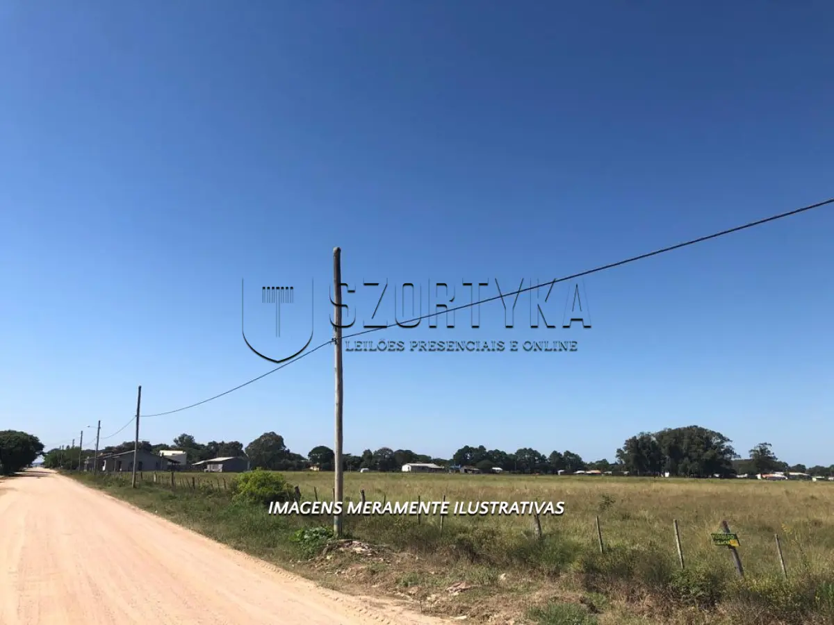 LOTE 002 - IMÓVEL  COM ÁREA  SUPERFICIAL DE  434,37 m² NA CIDADE DE TAPES/RS