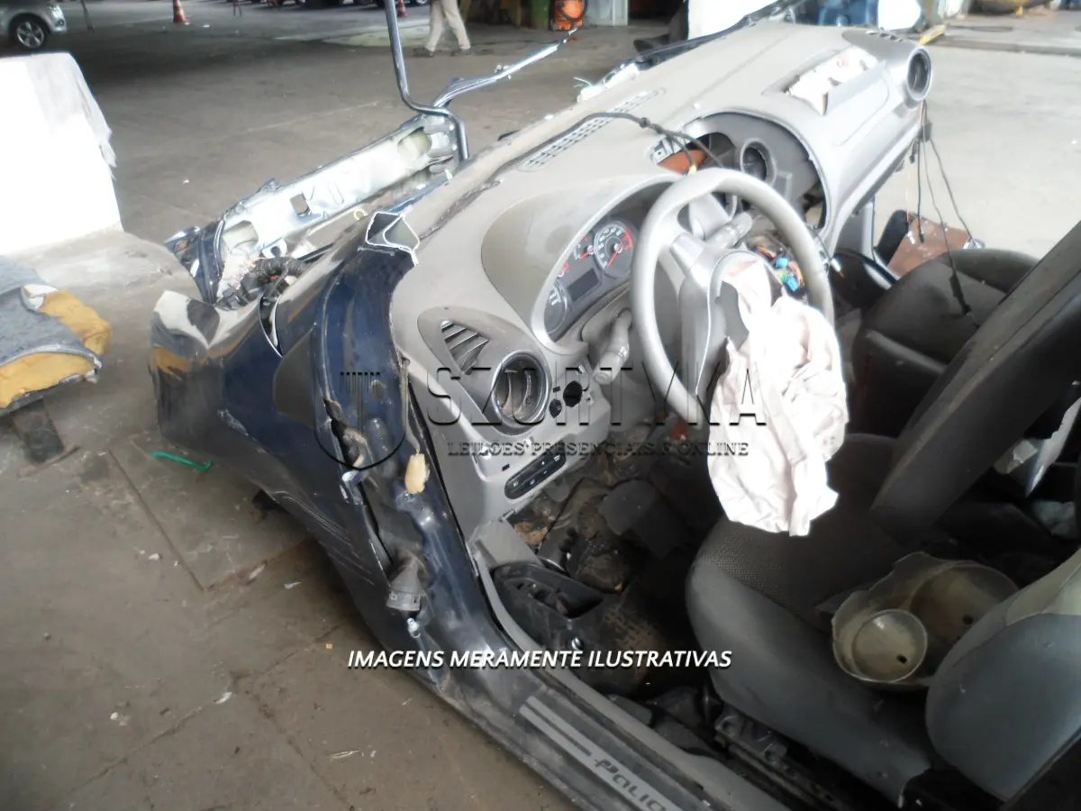 LOTE 155 - FIAT/PÁLIO ESSENCE 1 .6, ANO 2014.