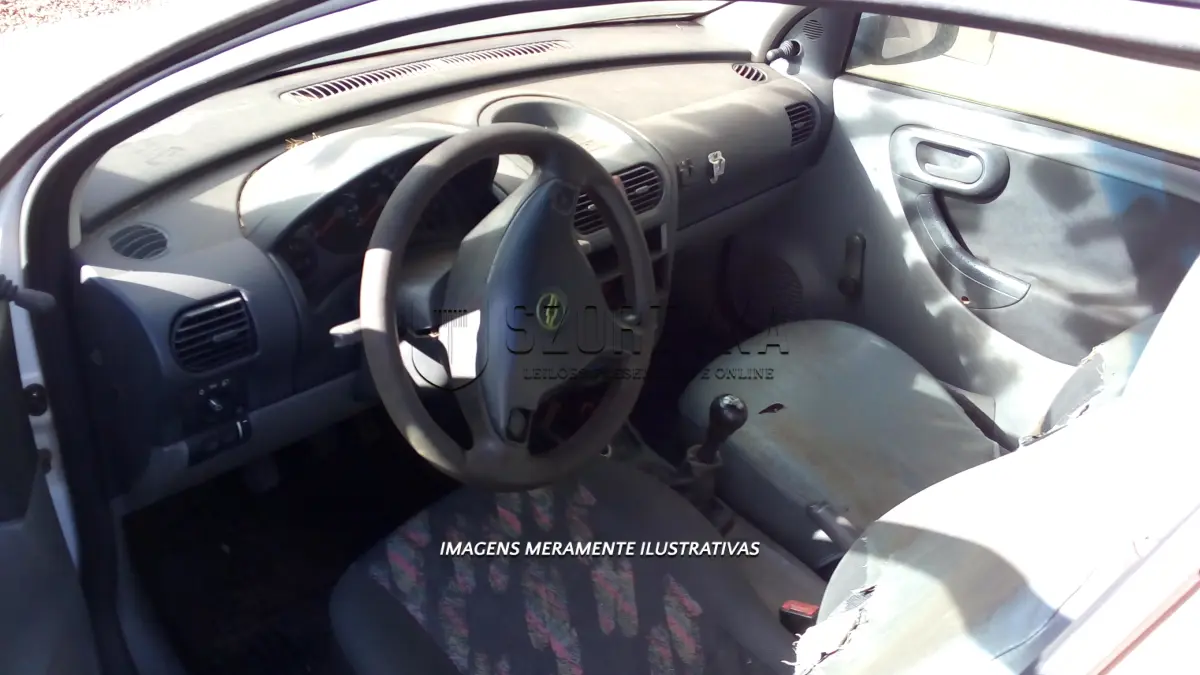 LOTE 086 - GM/CORSA SEDAN MAXX, ANO 2004.