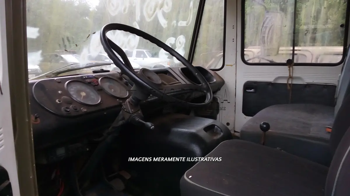 LOTE 090 - M.BENZ/L 608 D, ANO 1983.
