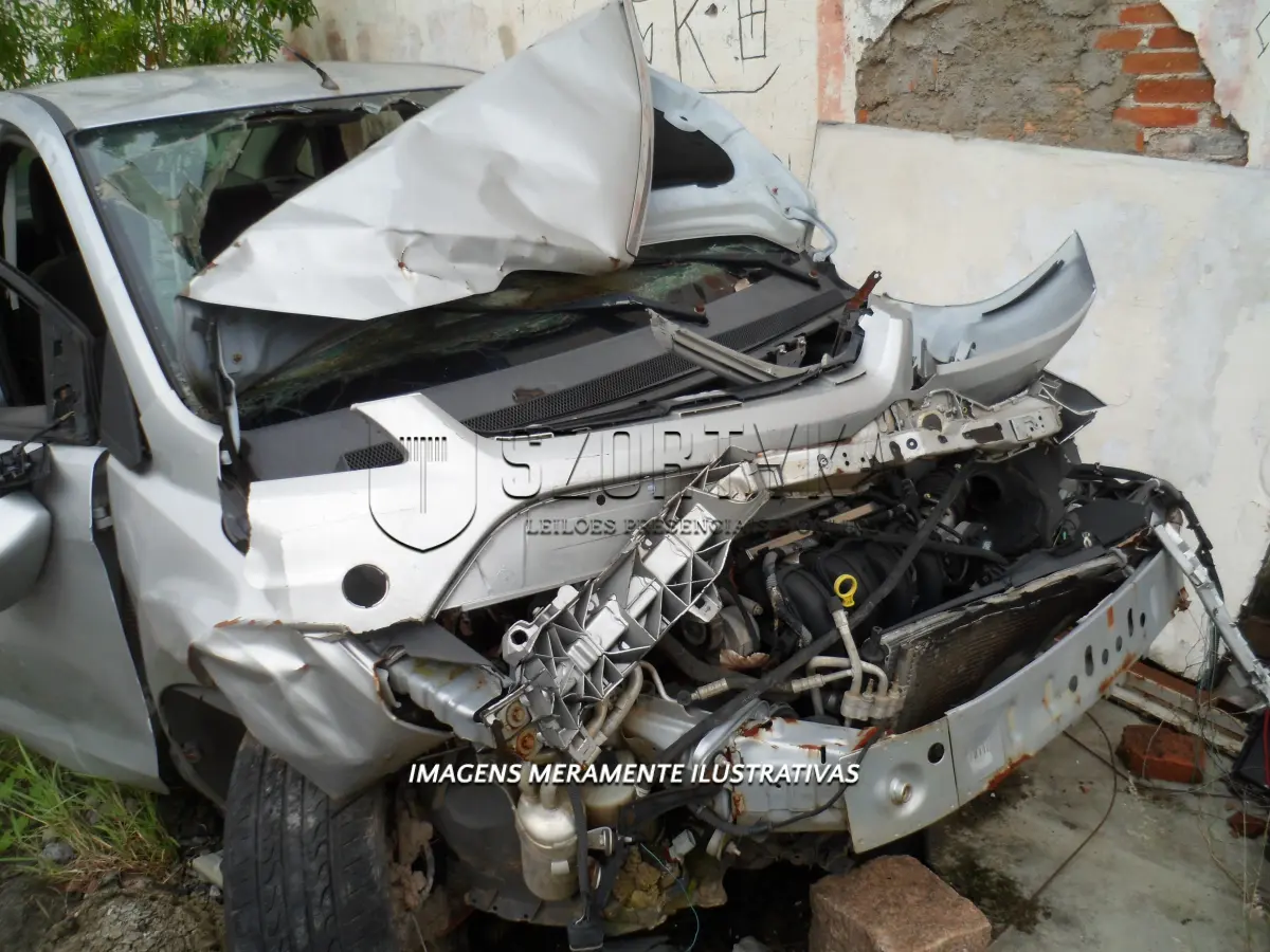 LOTE 105 - I/FORD FOCUS 2L FC FLEX  IRN-8593 2010
