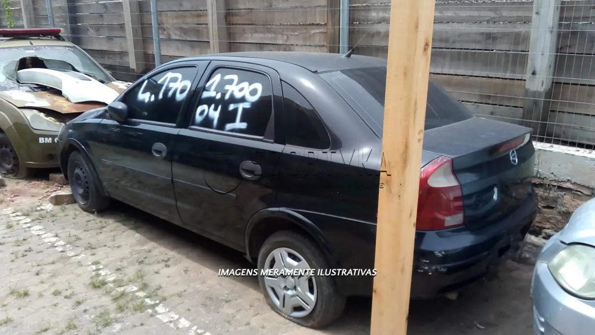 LOTE 170 - GM/CORSA SEDAN MAXX, ANO 2004.