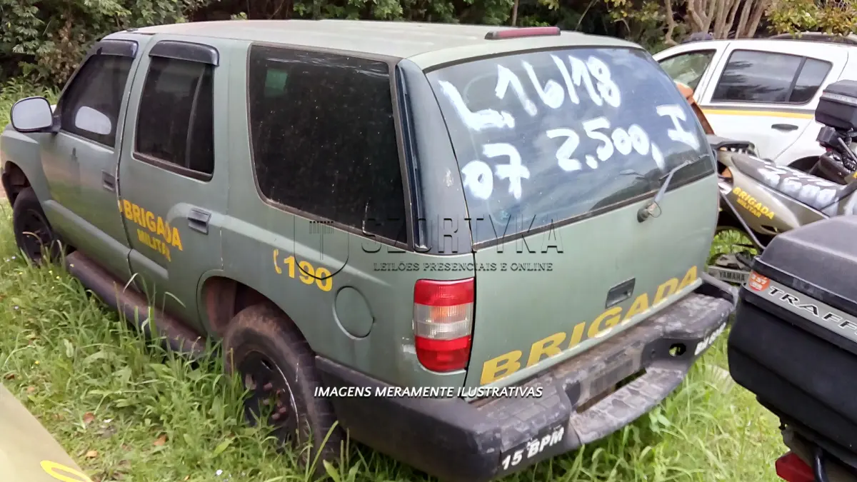 LOTE 016 - GM/BLAZER ADVANTAGE.