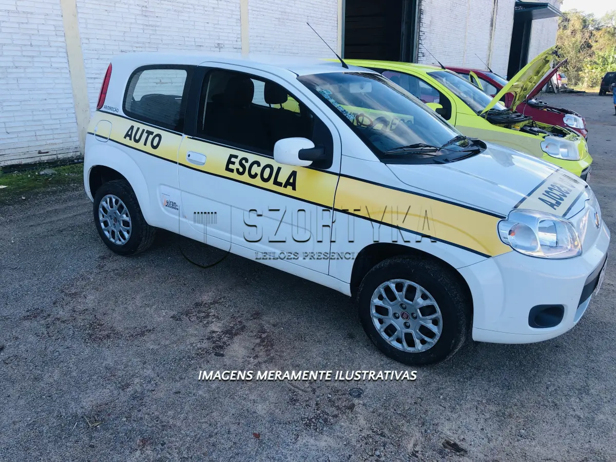 LOTE 009 - FIAT/UNO VIVACE 1.0, cor branca, ANO 2015.
