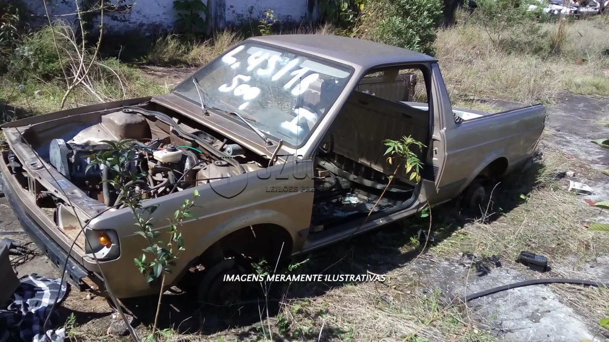 LOTE 045 - 01 FIAT/147, 01 FIAT/UNO ELECTRONIC, 01 VW/SAVEIRO CL, 89, 01 VW/SAVEIRO CL, ANO 93.