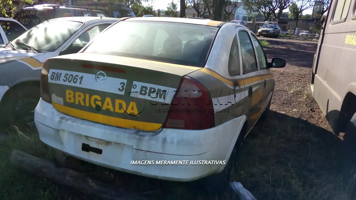 LOTE 086 - GM/CORSA SEDAN MAXX, ANO 2004.