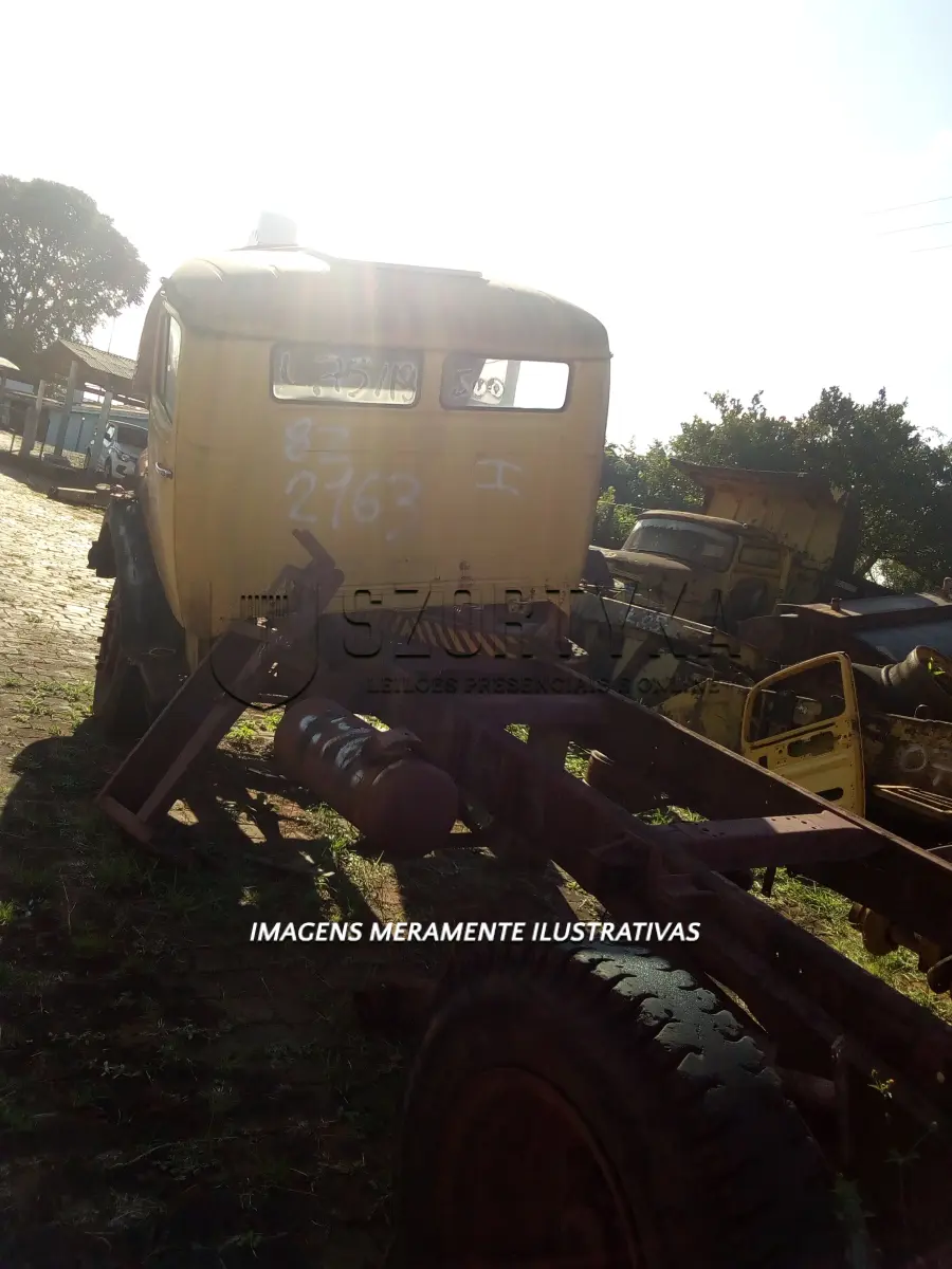 LOTE 075 - M.BENZ/ L 1513, ANO 1982.