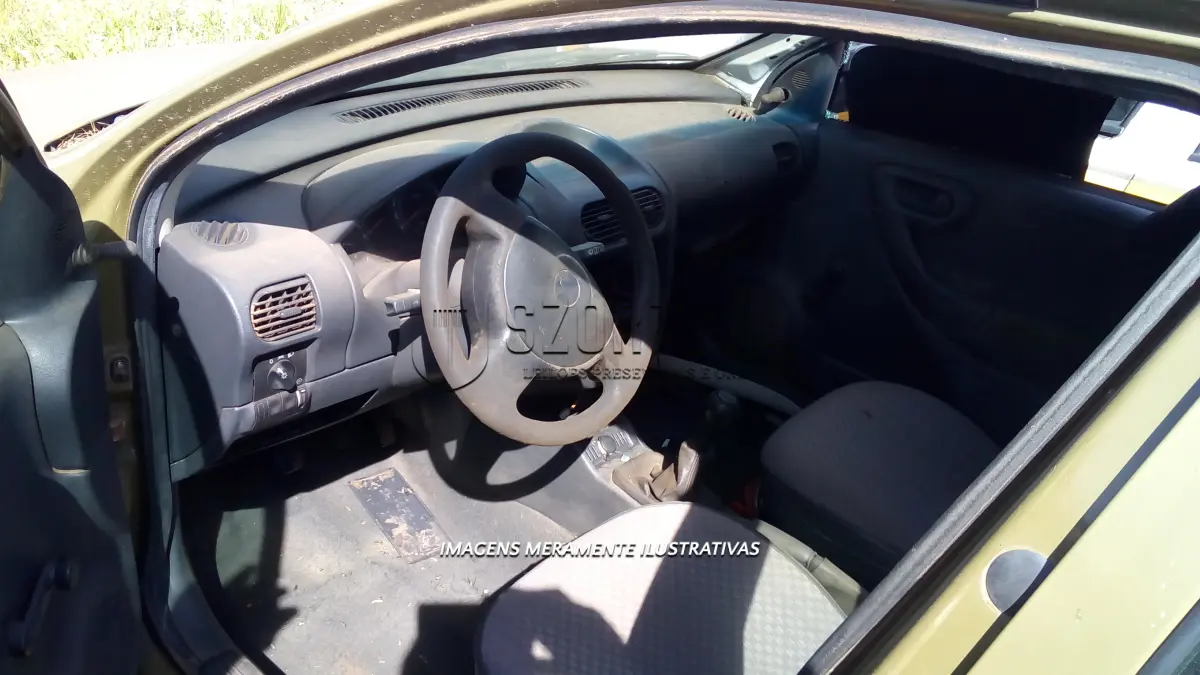 LOTE 132 - GM/CORSA SEDAN MAXX  JBM-2878  2005