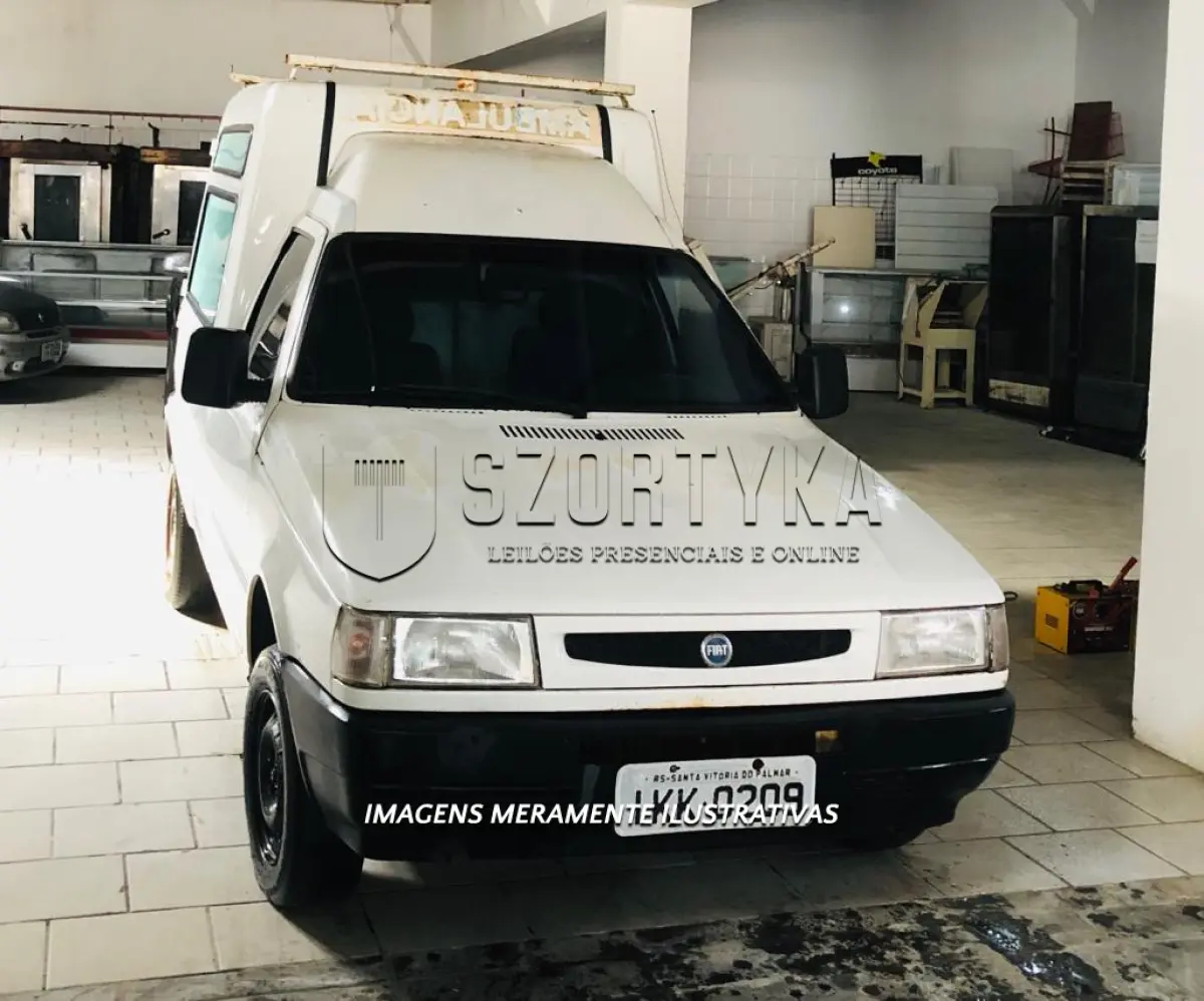 LOTE 001 - VEÍCULO FIAT/FIORINO IE, ANO/MOD 2001/2002