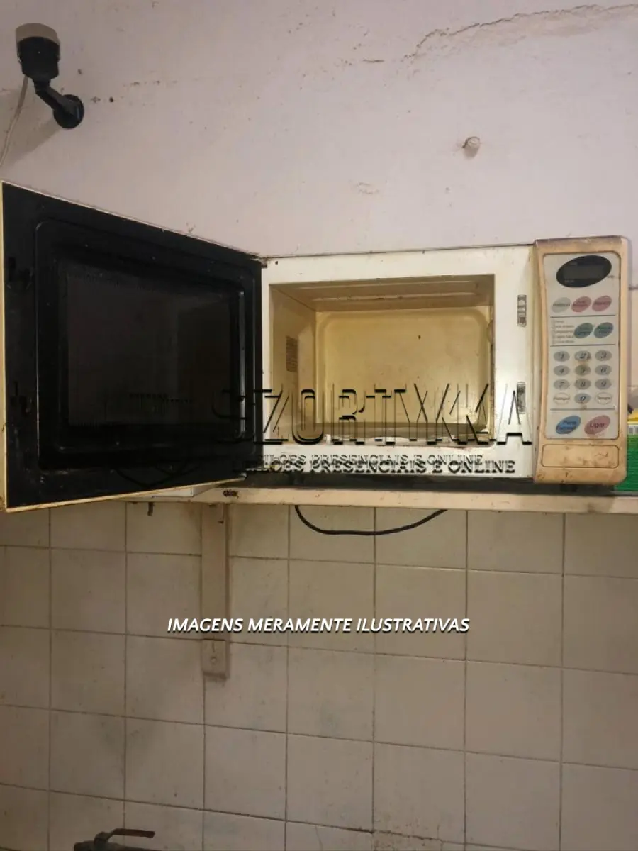 LOTE 16 - 01 micro-ondas marca Panasonic.