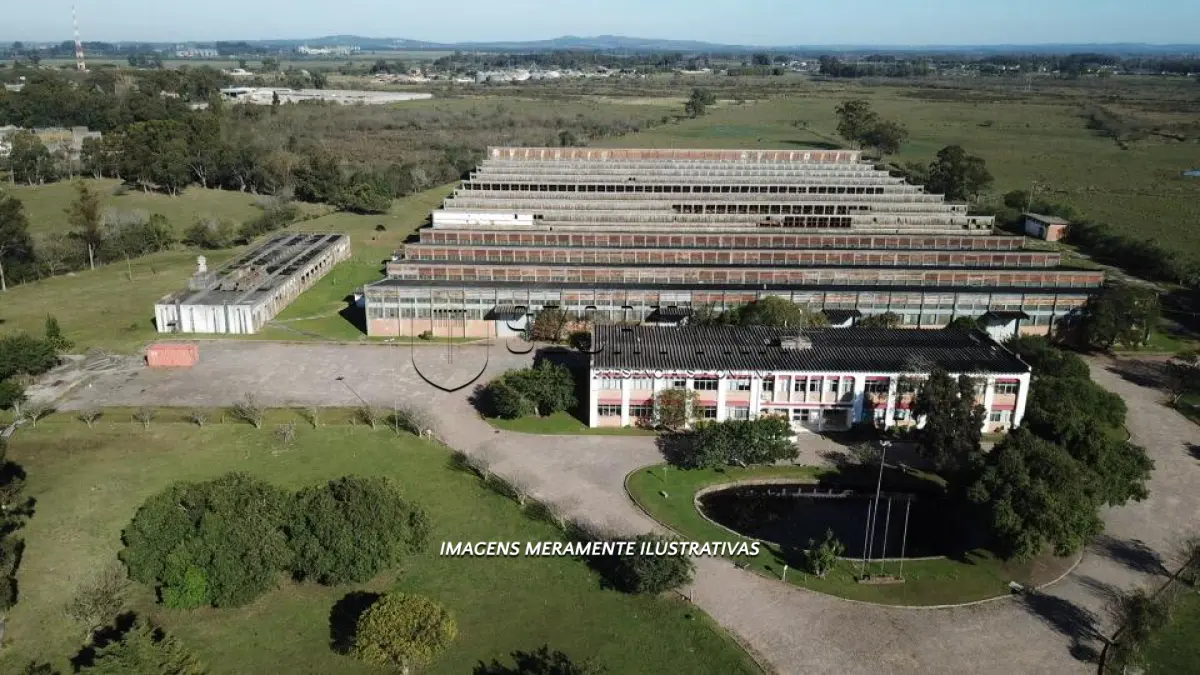 LOTE  - UM IMÓVEL INDUSTRIAL COM 93.101,00m²