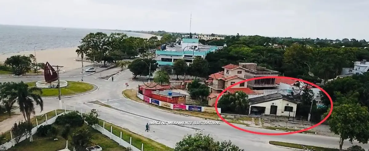 LOTE 001 - Leilão de uma casa na Praia do Laranjal em ótima localização