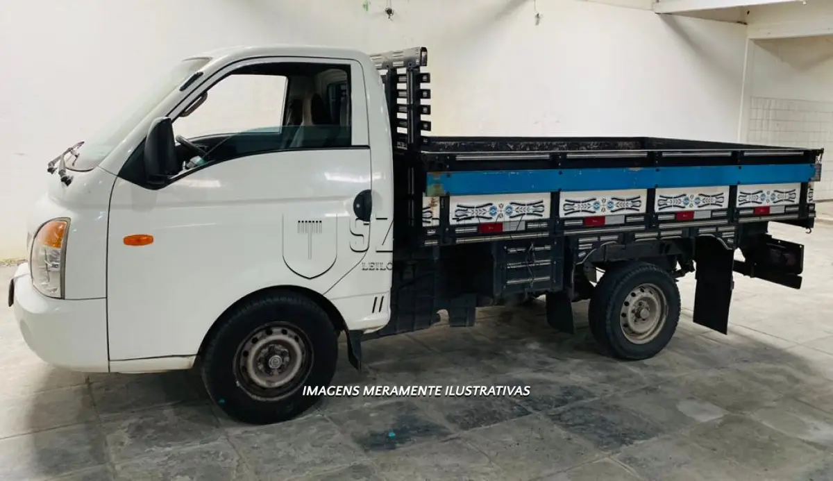 LOTE  - VEÍCULO HYUNDAI/HR HDB, ANO/MOD 2008/2009