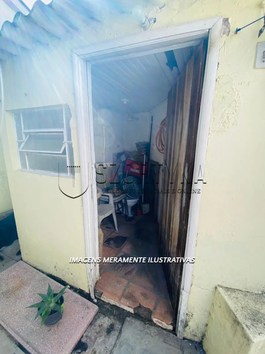 LOTE 001 - Leilão de uma casa na Praia do Laranjal em ótima localização