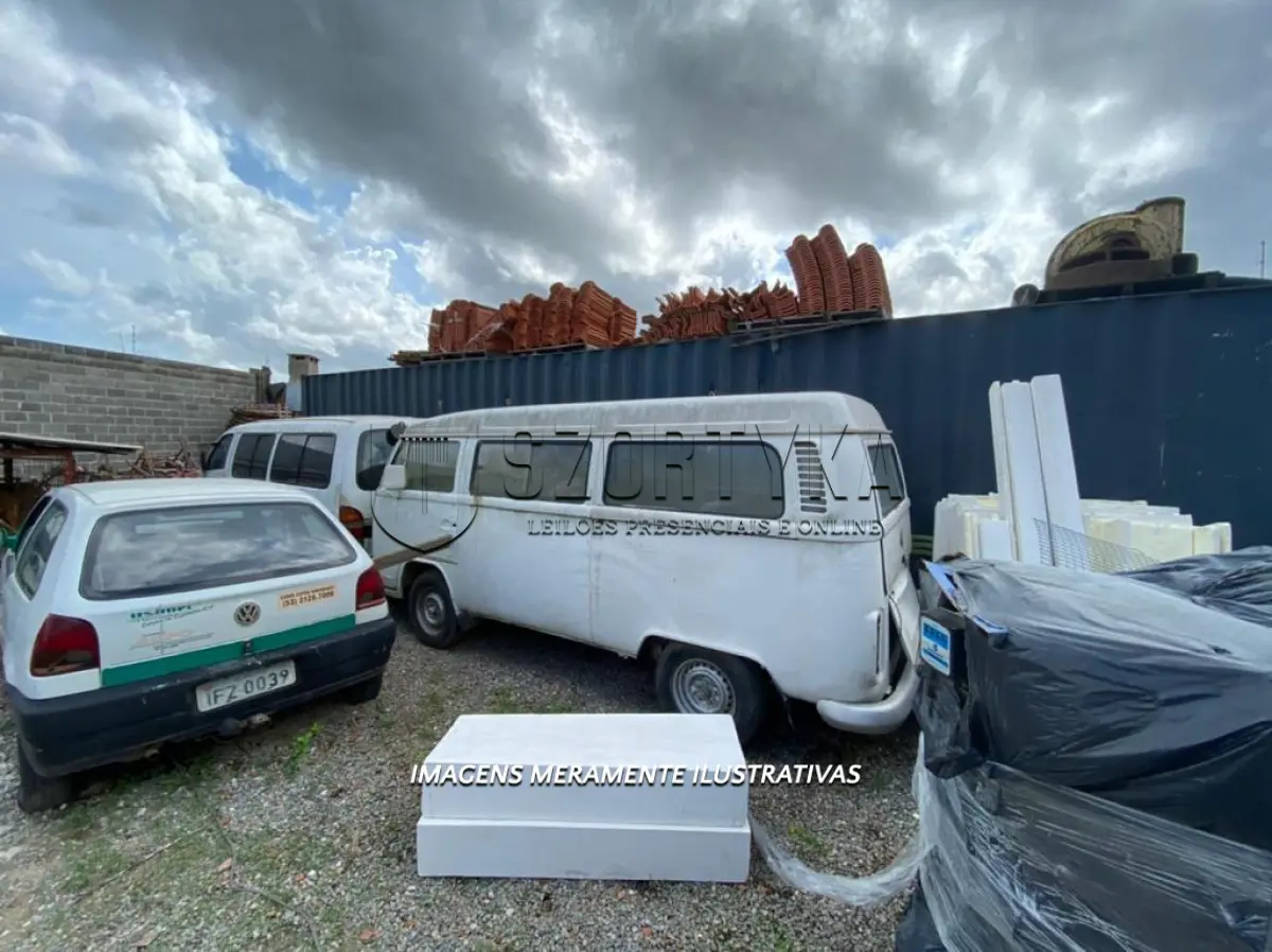 LOTE 002 - VW/Kombi ano 2001. (sucata)