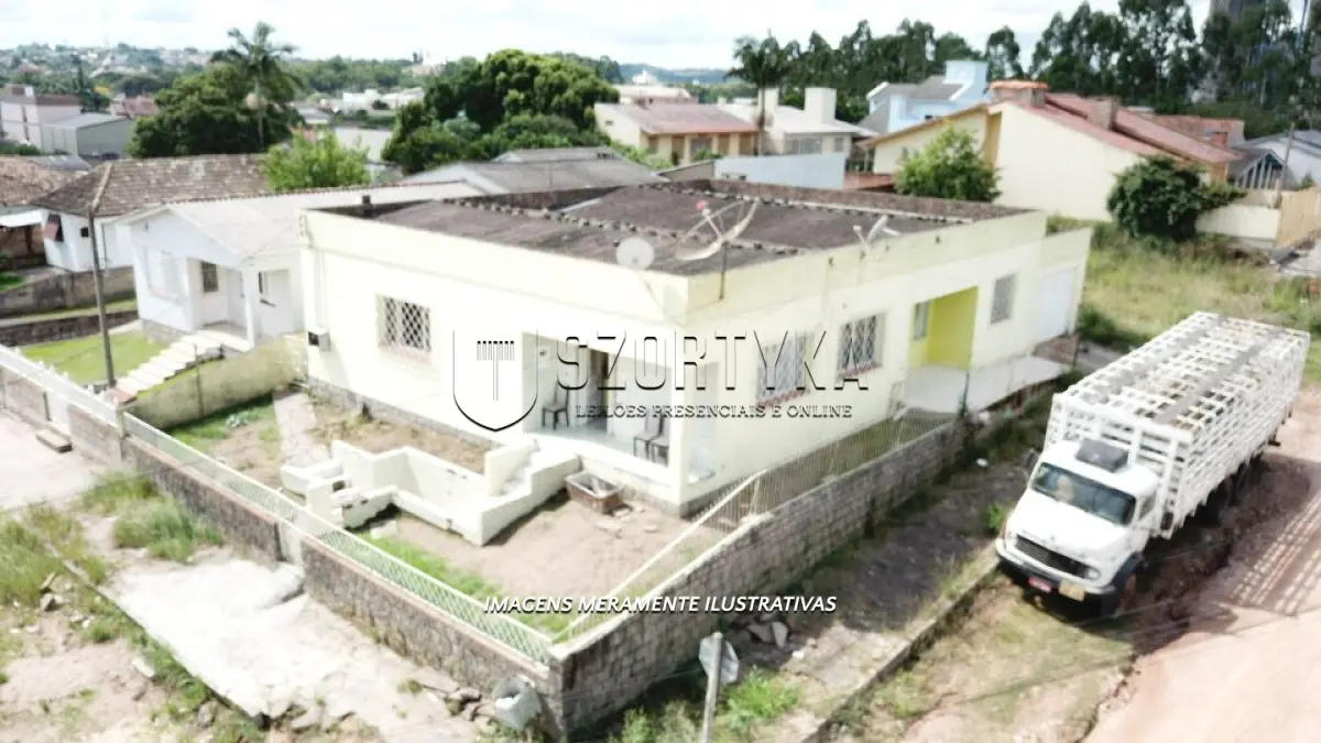 LOTE 001 - 75% DE UM IMÓVEL NA RUA HIDELBRANDO CENTENO EM CAMAQUÃ