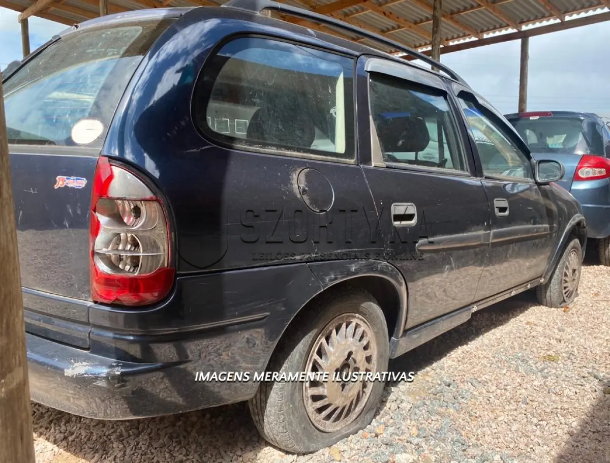 LOTE 001 - Leilão de um Corsa Super Wagon, 2000/2001