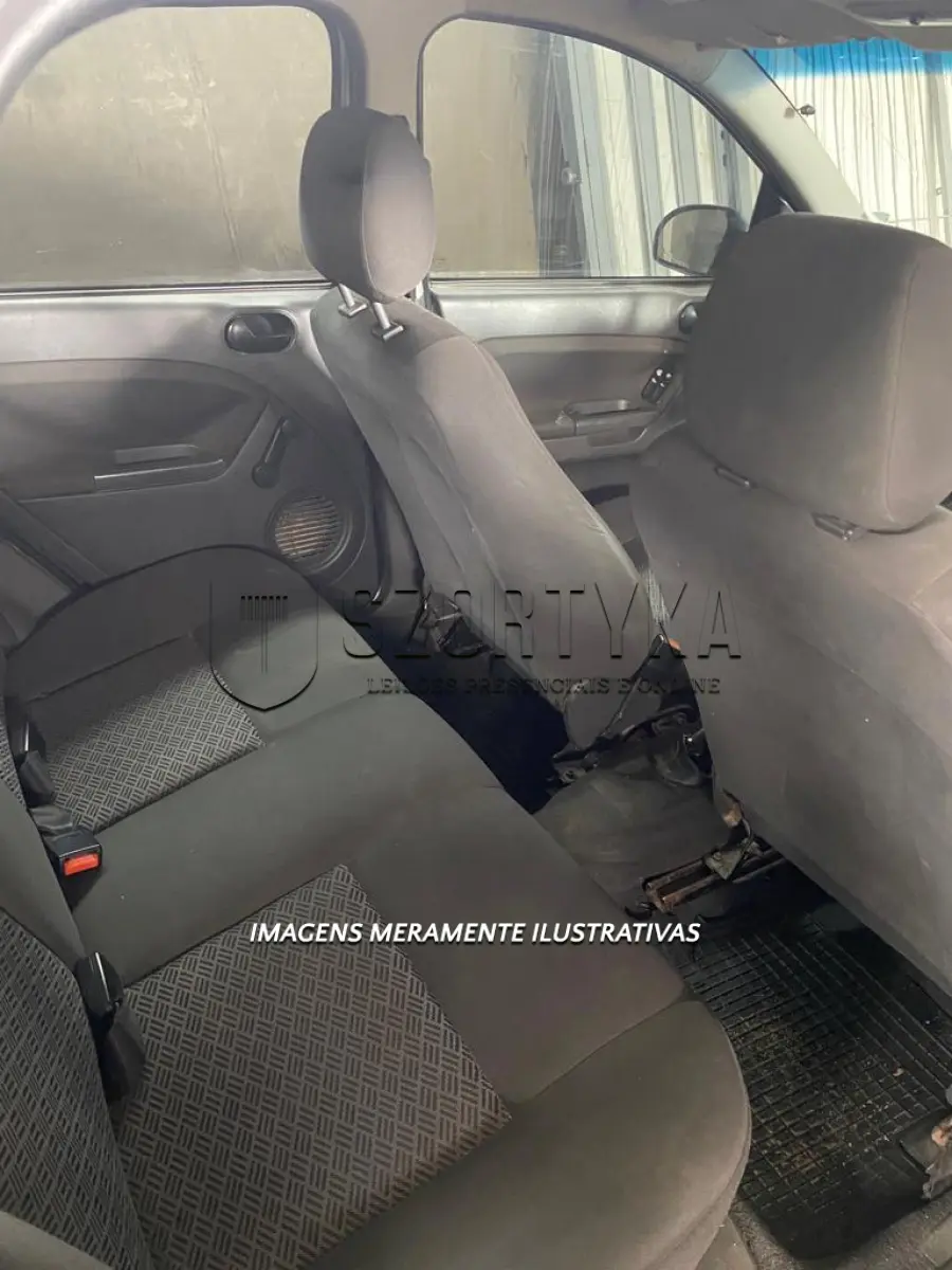 LOTE 001 - UM VEÍCULO FORD FIESTA SEDAN, 2006/2007, COMPLETO