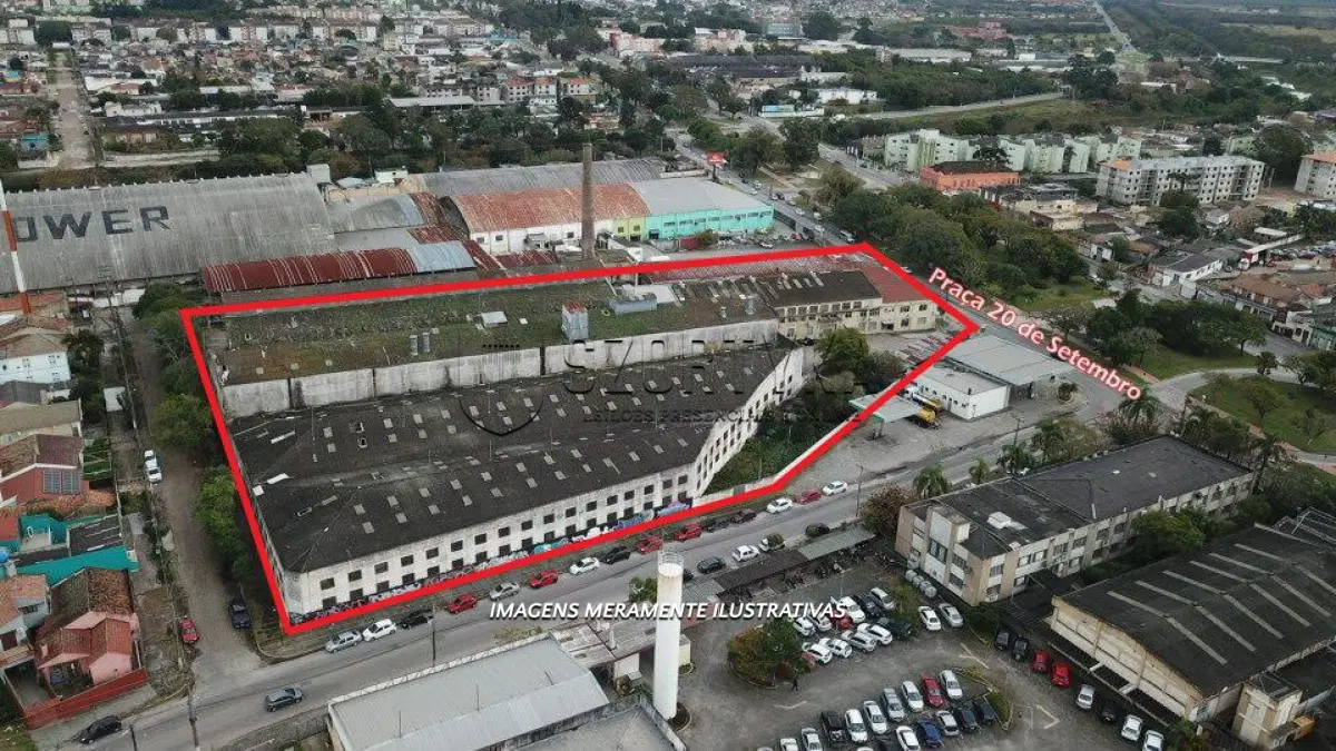 LOTE 001 - Conjunto de prédios edificados em terreno com 14.444, 57 m² na Praça Vinte de Setembro em Pelotas.
