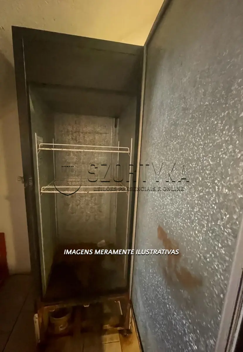 LOTE 017 - 01 FREEZER VERTICAL, COR PRETA