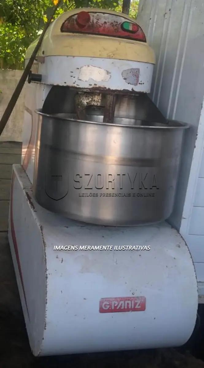 LOTE 003 - 01 MASSEIRA MARCA G PANIZ, 25L