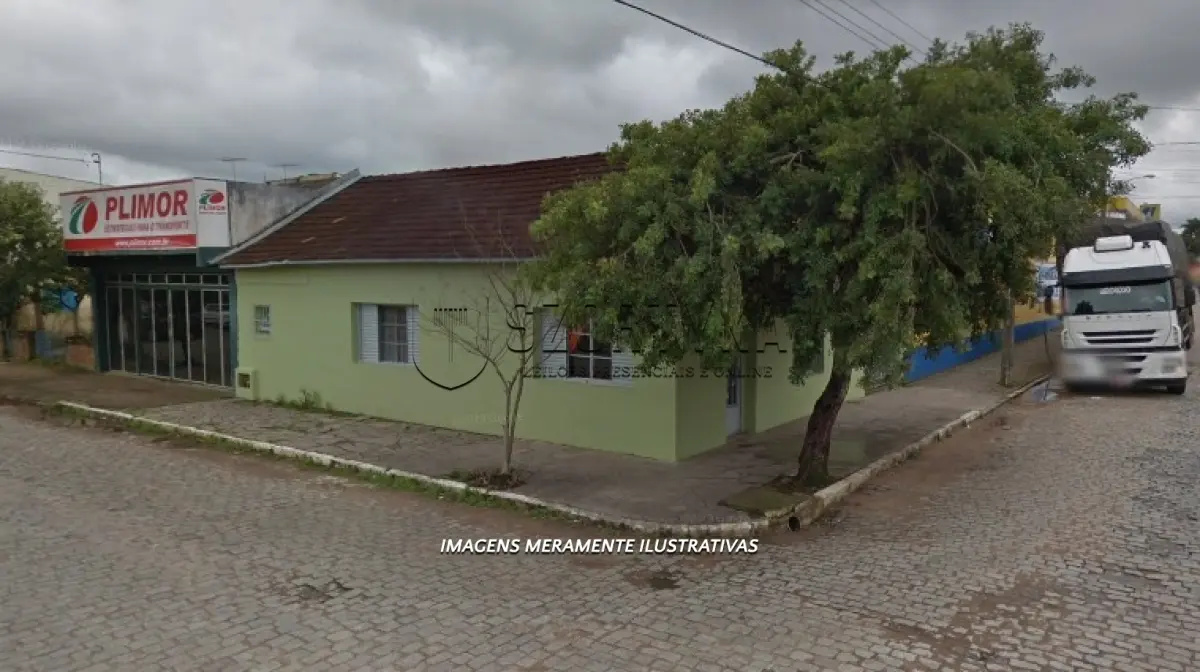 LOTE 001 - IMÓVEL NA RUA BENTO GONÇALVES EM CAMAQUÃ