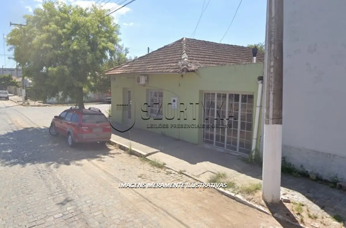 LOTE 001 - IMÓVEL NA RUA BENTO GONÇALVES EM CAMAQUÃ