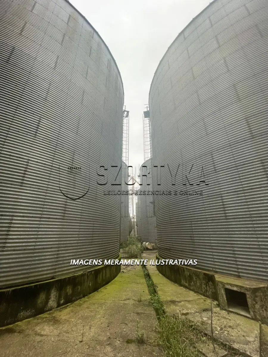 LOTE 003 - 08 SILOS