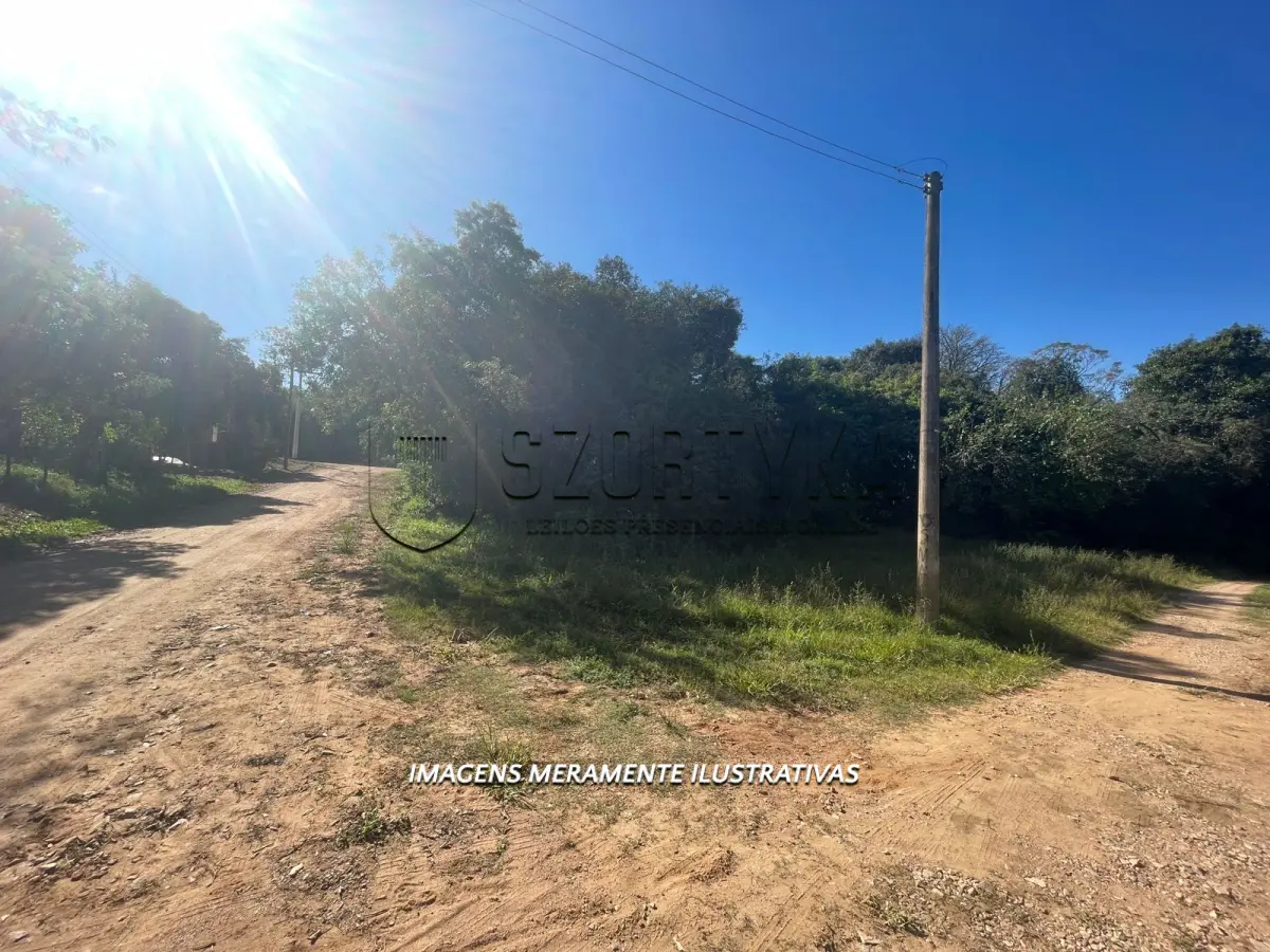 LOTE 001 - UM TERRENO EM CRISTAL COM 300M²