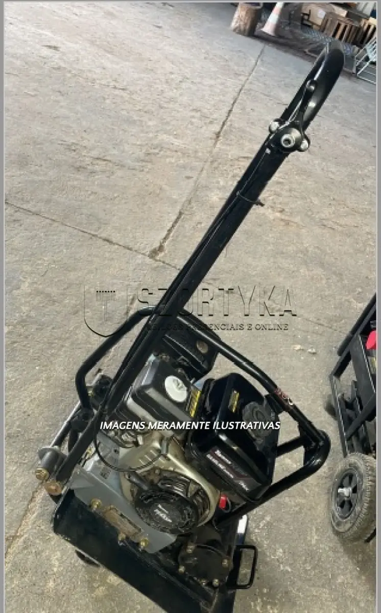 LOTE 026 - PLACA VIBRATORIA 500x360mm GAS. 6,5HP 4T TOYAMA