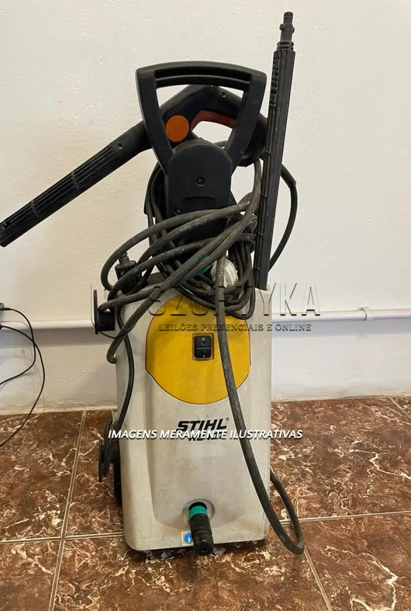 LOTE 002 - UM APARELHO LAVA JATO MARCA STIHL MODELO RE107