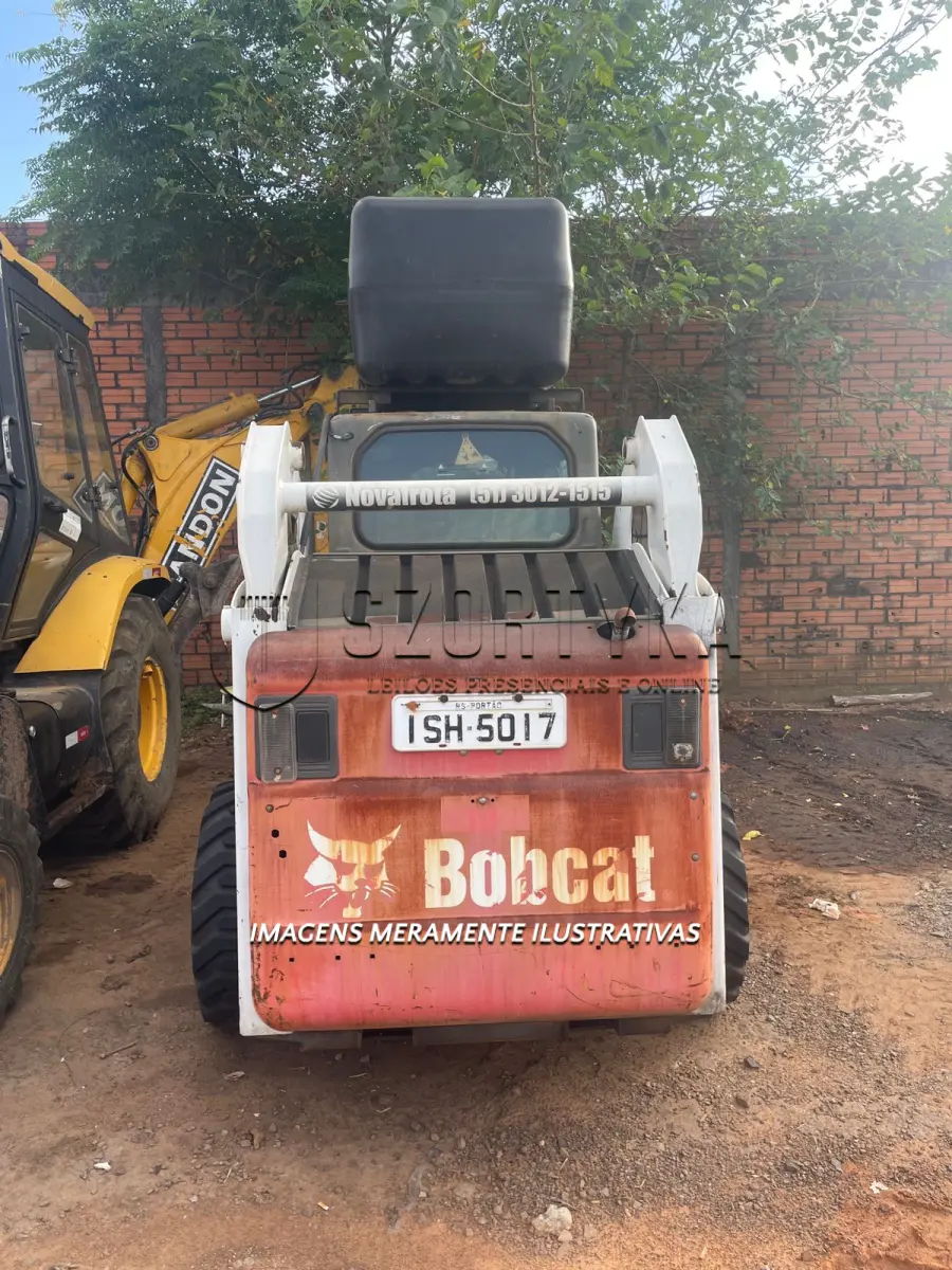 LOTE 005 - TRATOR DE RODAS BOBCAT 2011/2011