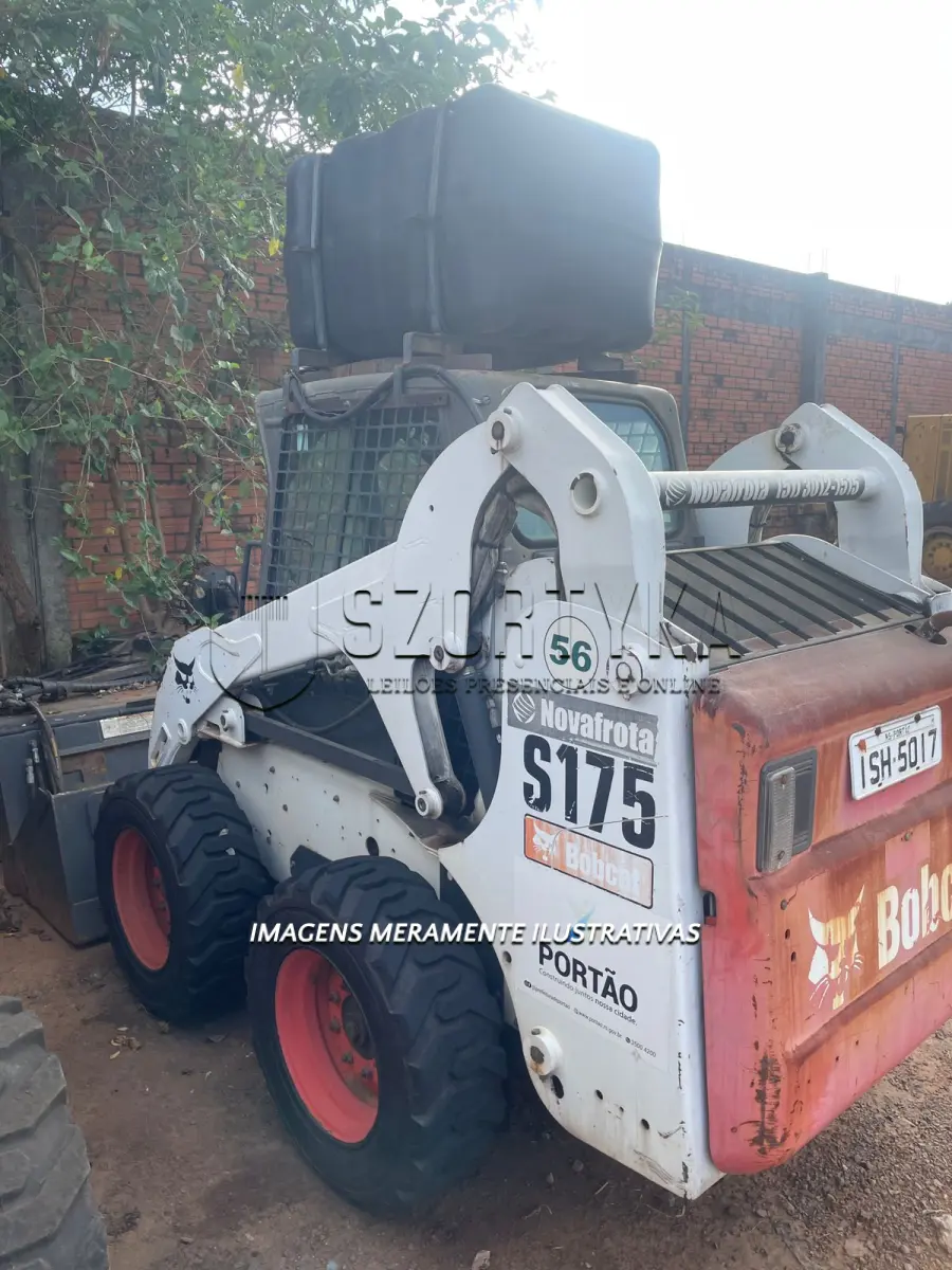 LOTE 005 - TRATOR DE RODAS BOBCAT 2011/2011