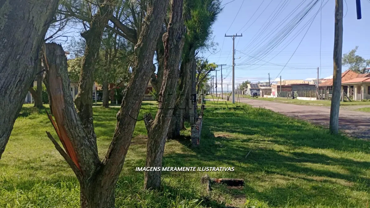 LOTE 001 - UMA CASA NA PRAIA EM CIDREIRA