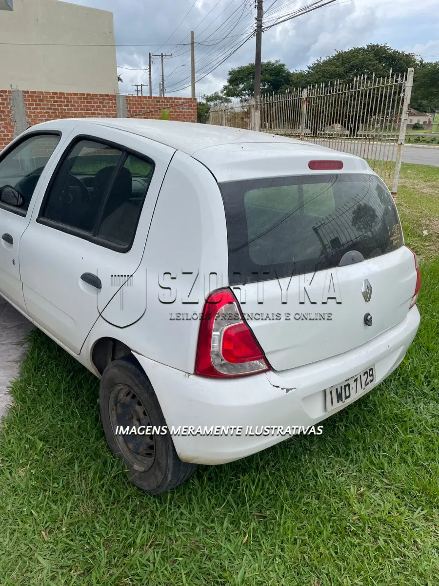 LOTE 007 - RENAULT/CLIO, placas IWD7129, cor branca, ano/mod 2014/2015