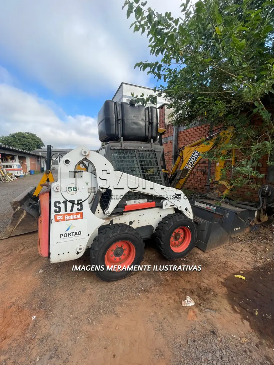 LOTE 005 - TRATOR DE RODAS BOBCAT 2011/2011