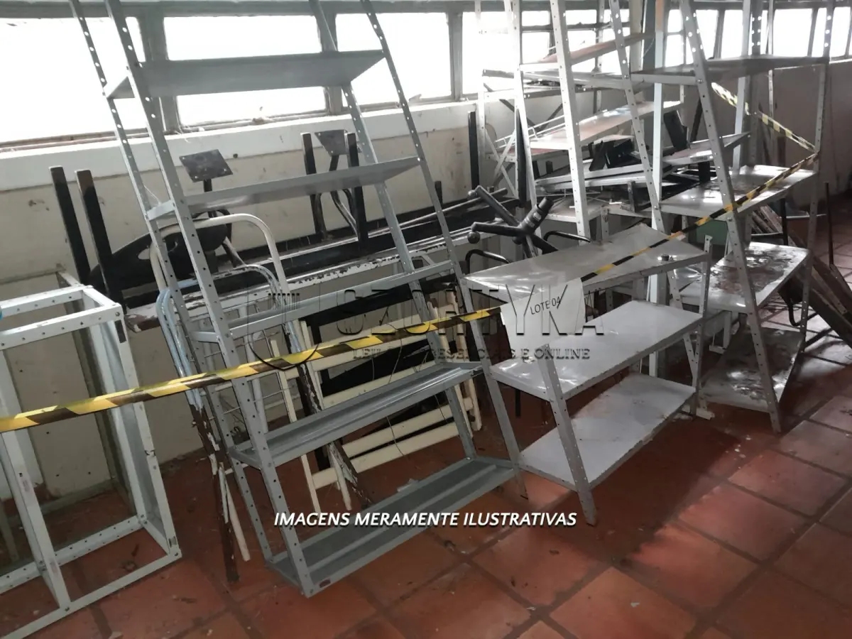LOTE 004 - APROXIMADAMENTE 5.000KG DE SUCATAS DE FERRO