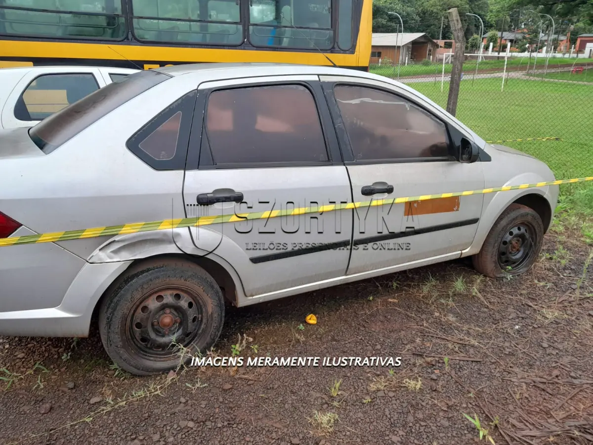 LOTE 013 - FORD FIESTA SEDAN 1.6 FLEX, ANO/MOD 2006/2006