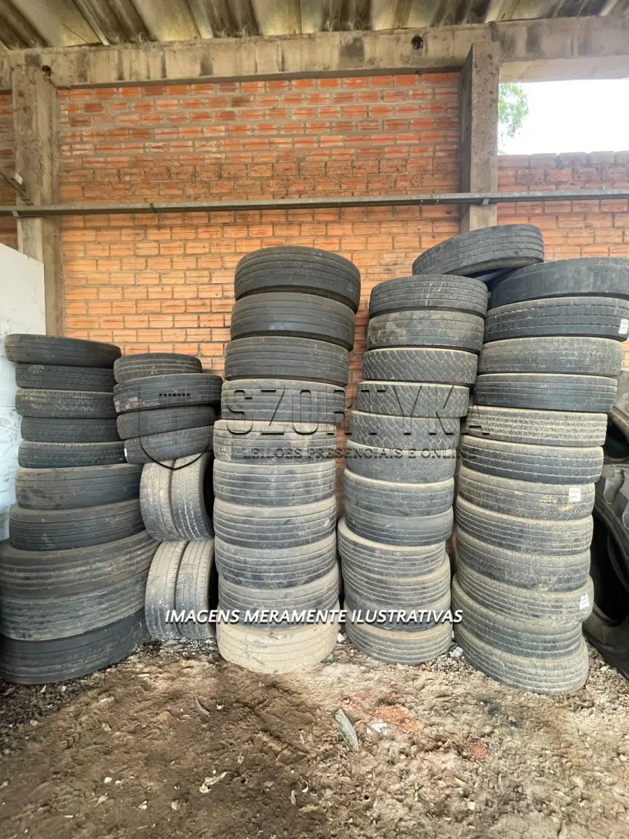 LOTE 010 - 52 CARCAÇAS DE PNEUS PARA RECAPAGEM