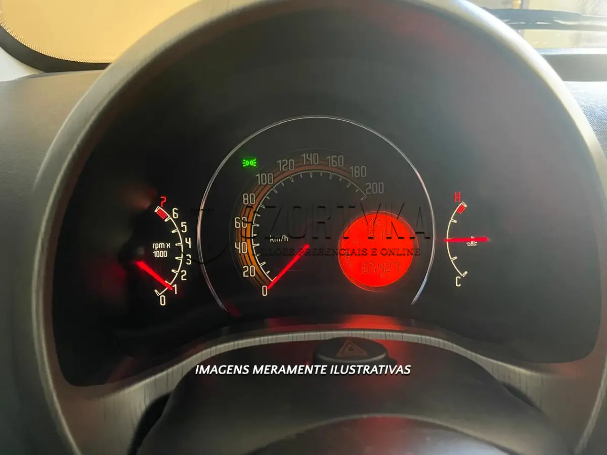 LOTE 001 - UM FIAT/UNO WAY 1.0, ANO/MOD 2013/2014