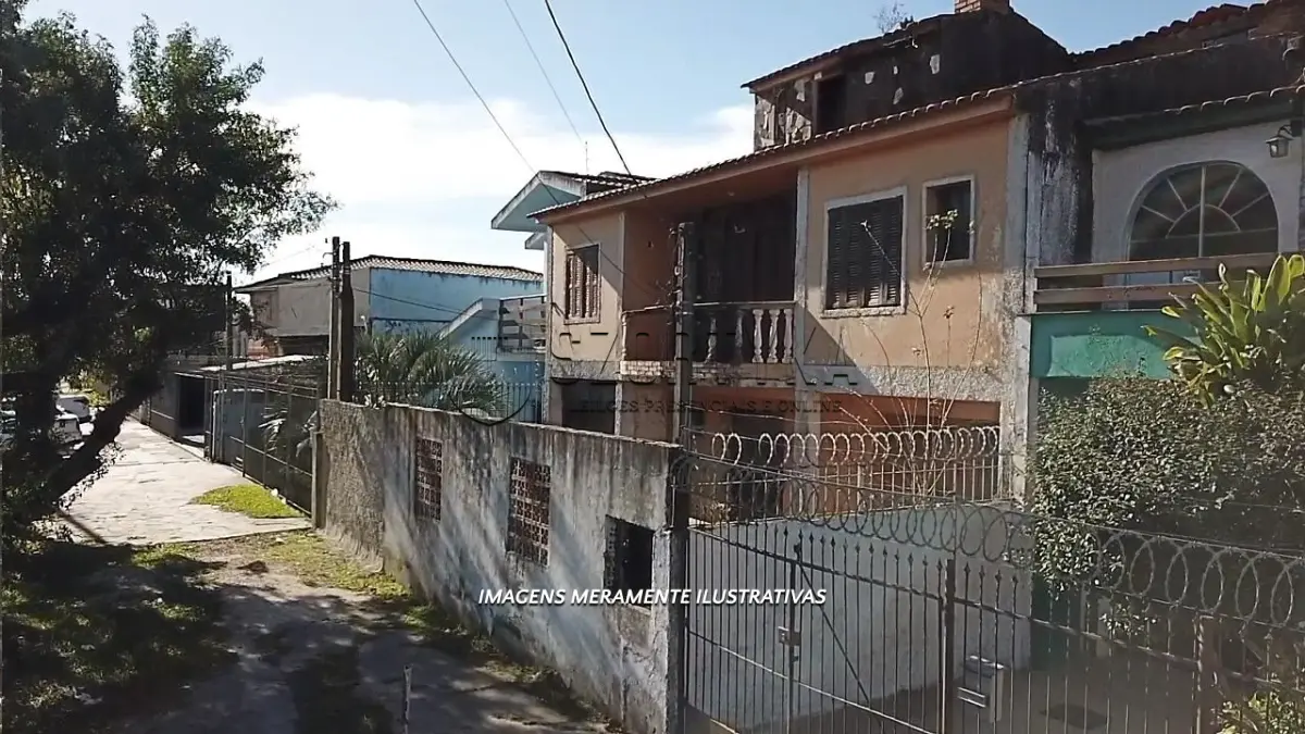 LOTE 001 - UM IMÓVEL COM  220,95M², NA AV. SÃO FRANCISCO DE PAULA EM PELOTAS