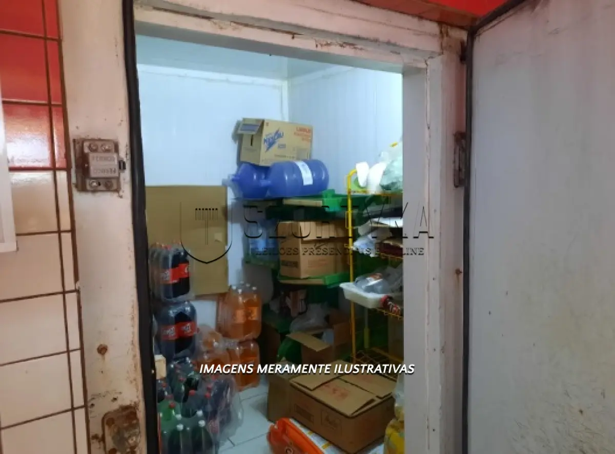 LOTE 001 - Duas câmaras de refrigeração, com 9,00m² (cada), completas