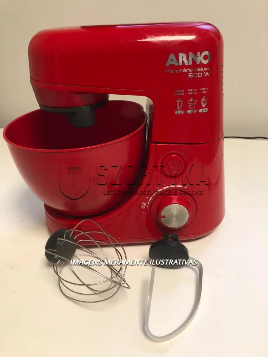 LOTE 005 - Uma batedeira Planetária, marca Arno, 600W