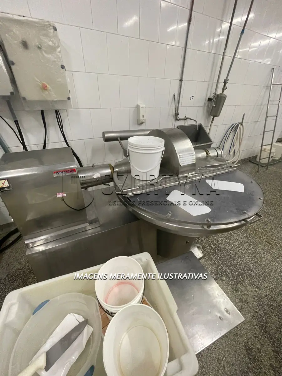 LOTE 002 - 01 (um) Cutter (faz mortadela,  pasta),  fabricante  Confrimaq,  em inox